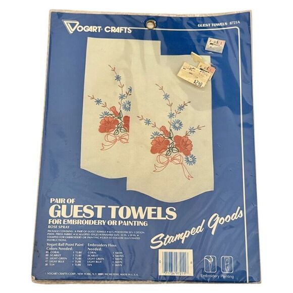 Vogart Crafts Pair of Guest Towels for Embroidery or Painting Rose Spray NEW - Picture 1 of 4